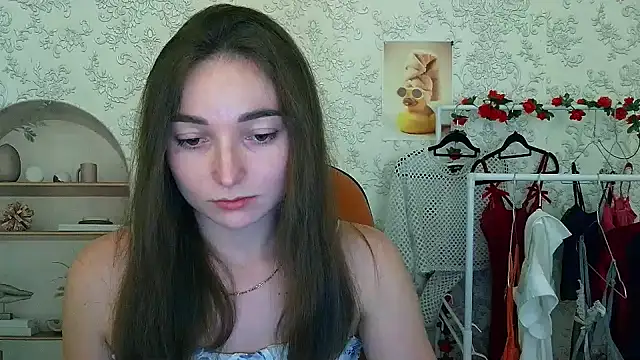  Barbie Kiss  online show from November 2025 05:33:02 PM