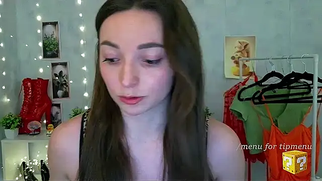  Barbie Kiss  online show from April 2026 01:56:02 PM