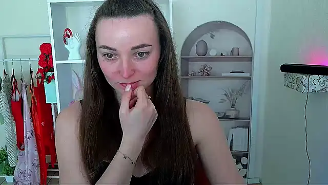  Barbie Kiss  online show from May 2026 02:45:01 PM