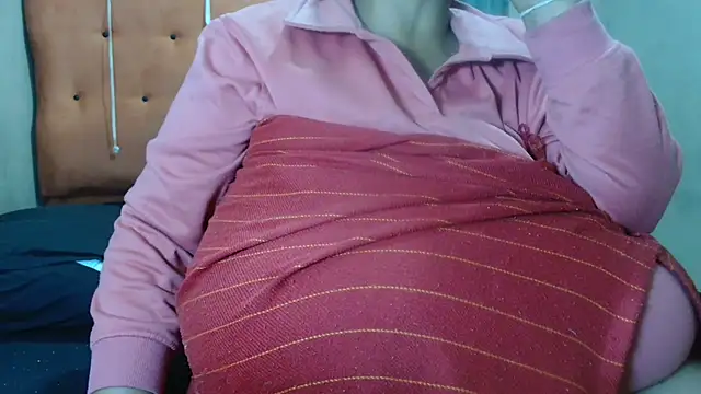 Snapshot of tinagiant chatting on May 2026 05:38:01 AM tinagiant online show from May 2026 05:38:01 AM