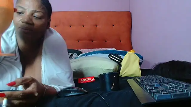 tinagiant online show from June 2026 05:28:01 PM