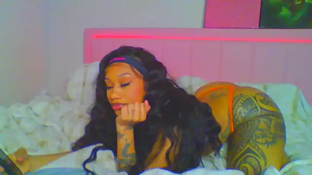 Snapshot of XenaIsland chatting on October 2025 09:43:02 AM XenaIsland online show from October 2025 09:43:02 AM