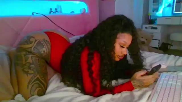 Snapshot of XenaIsland chatting on April 2026 03:38:01 AM XenaIsland online show from April 2026 03:38:01 AM