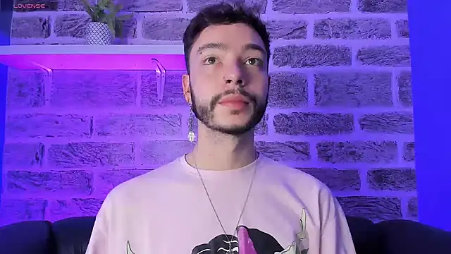 Snapshot of noah_ricci chatting on January 2026 12:07:01 PM noah ricci online show from January 2026 12:07:01 PM