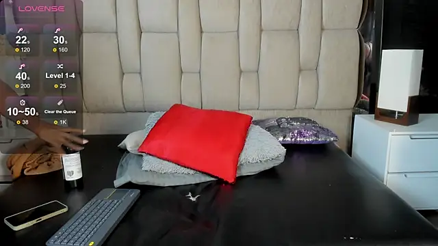 Snapshot of Hanna_lens chatting on December 2024 09:52:01 PM Hanna lens online show from December 2024 09:52:01 PM