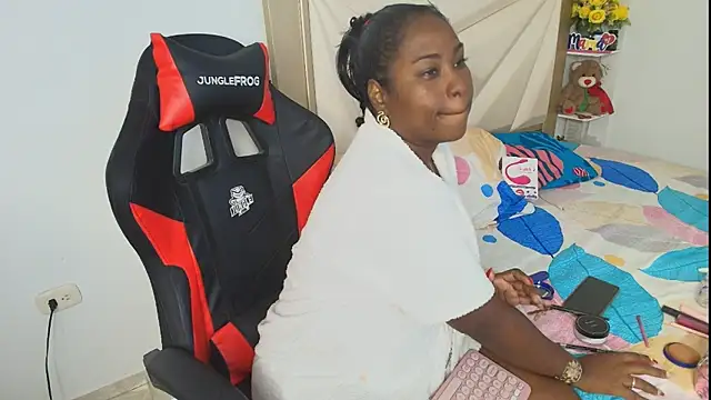 alanavega11 online show from February 2025 02:36:01 PM