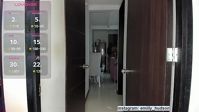 emily huddson  online show from October 2025 08:51:02 PM