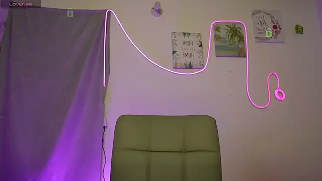 Snapshot of sophie_sweet001 chatting on February 2026 03:23:02 AM sophie sweet001 online show from February 2026 03:23:02 AM