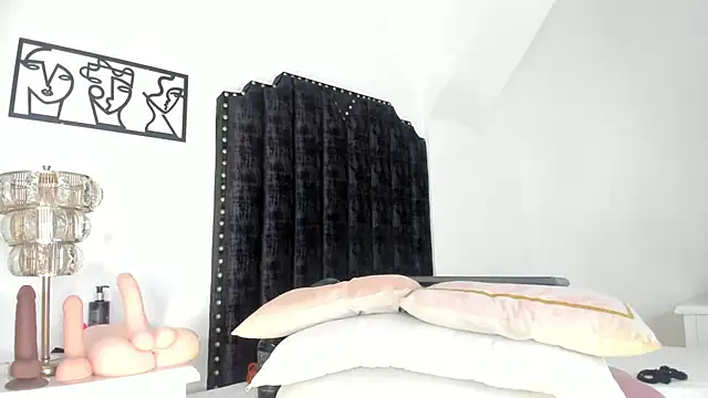 katrina moore online show from February 2025 02:31:02 PM