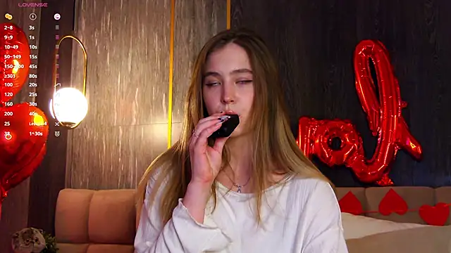 Snapshot of LoraineLuff chatting on February 2025 09:05:02 PM LoraineLuff online show from February 2025 09:05:02 PM