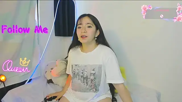 litle mily  online show from May 2026 09:53:02 PM