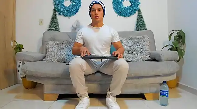 Snapshot of julian_wallace chatting on December 2024 01:53:01 AM julian wallace online show from December 2024 01:53:01 AM