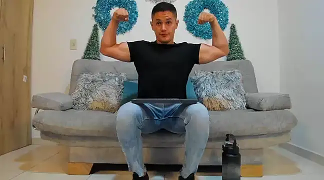 Snapshot of julian_wallace chatting on January 2025 02:01:01 AM julian wallace online show from January 2025 02:01:01 AM