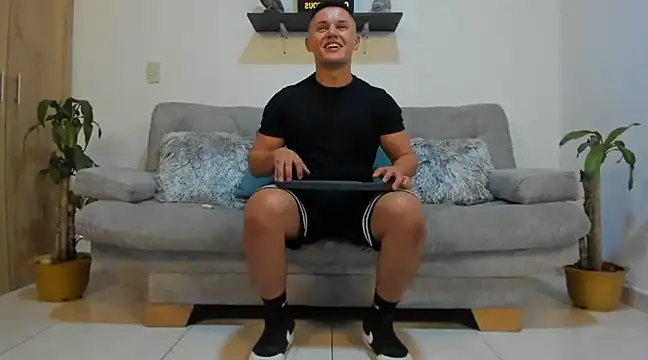 Snapshot of julian_wallace chatting on January 2025 11:34:02 PM julian wallace online show from January 2025 11:34:02 PM