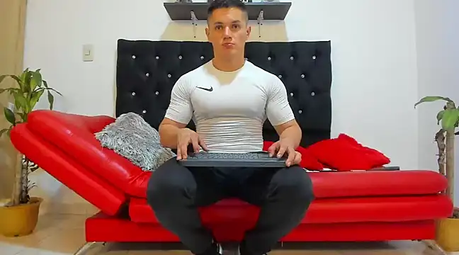 Snapshot of julian_wallace chatting on February 2025 08:50:02 PM julian wallace online show from February 2025 08:50:02 PM