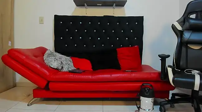 Snapshot of julian_wallace chatting on March 2025 01:13:01 AM julian wallace online show from March 2025 01:13:01 AM