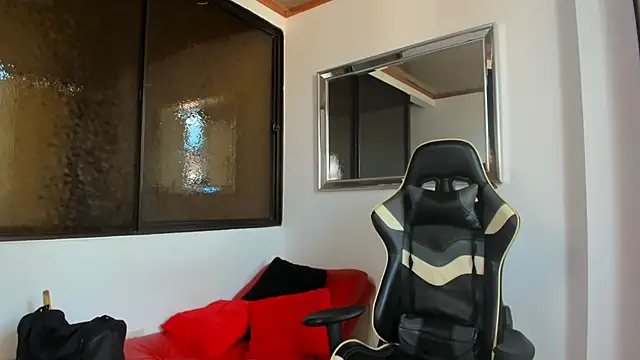 julian wallace online show from February 2026 08:10:01 PM