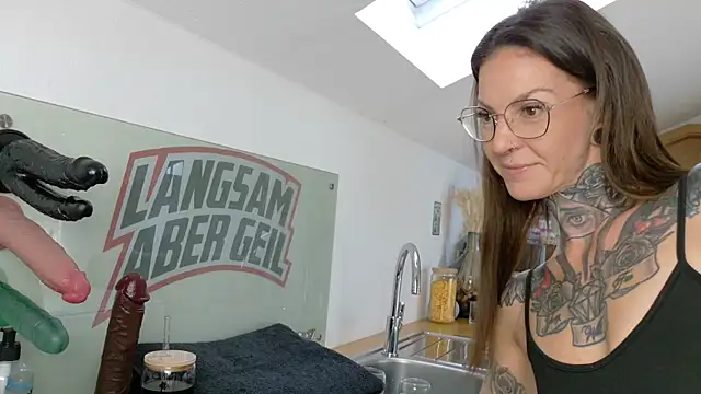 BrownieyQueen online show from September 2025 07:52:02 AM