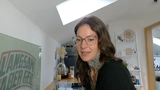 Snapshot of BrownieyQueen chatting on July 2026 07:23:02 AM BrownieyQueen online show from July 2026 07:23:02 AM