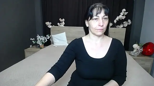 Snapshot of LiluGrants chatting on May 2026 06:07:02 PM LiluGrants online show from May 2026 06:07:02 PM