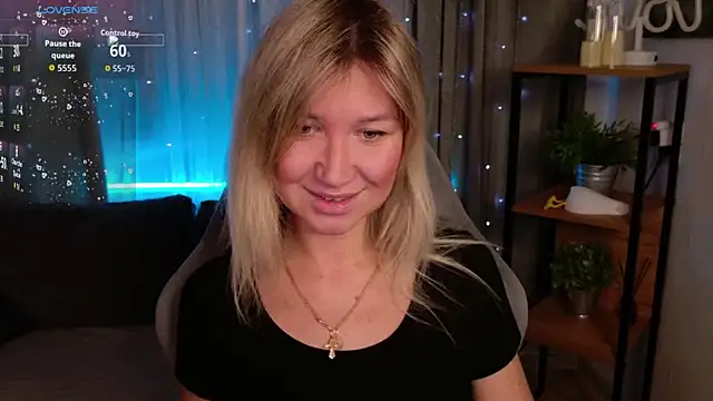 MilaBott online show from January 2026 07:04:01 PM