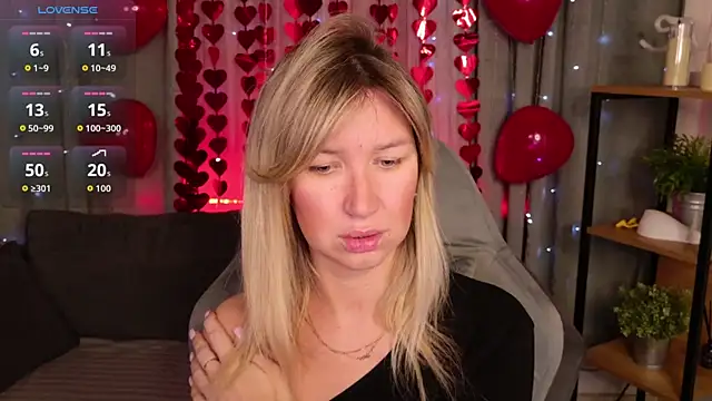 MilaBott online show from February 2026 07:19:02 PM