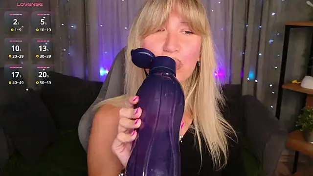 MilaBott online show from July 2026 07:44:01 PM