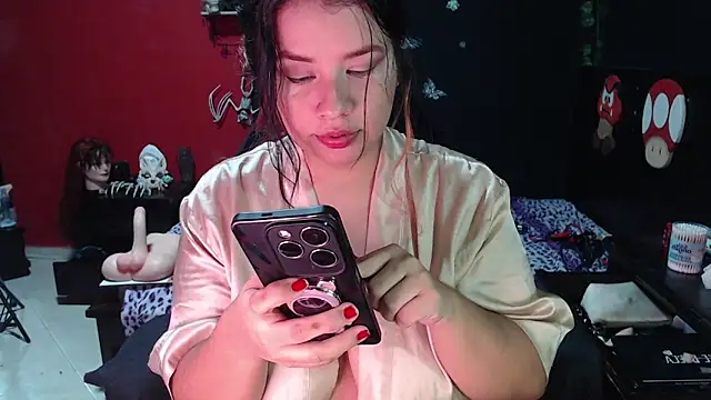 Snapshot of MaggaCass chatting on December 2024 02:20:02 AM MaggaCass online show from December 2024 02:20:02 AM