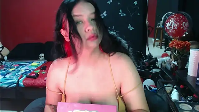 Snapshot of MaggaCass chatting on February 2025 01:58:02 AM MaggaCass online show from February 2025 01:58:02 AM