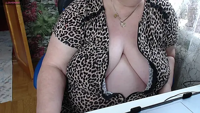 Snapshot of Goddess57 chatting on March 2025 06:57:01 AM Goddess57 online show from March 2025 06:57:01 AM