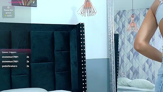 Snapshot of Beautifulskinny18 chatting on April 2026 05:00:02 AM Beautifulskinny18 online show from April 2026 05:00:02 AM
