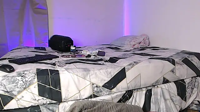 Logan cocky online show from February 2025 07:42:01 PM