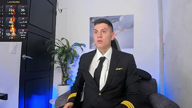 Yeiko Romero  online show from October 2025 09:15:01 PM