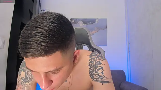 Yeiko Romero  online show from November 2025 05:34:01 PM