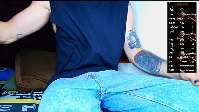 Snapshot of Thomass00 chatting on November 2025 02:11:02 AM Thomass00 online show from November 2025 02:11:02 AM