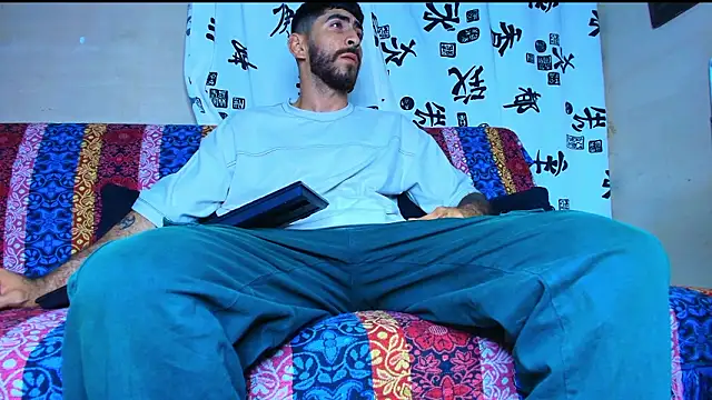 Snapshot of Thomass00 chatting on February 2026 05:59:01 AM Thomass00 online show from February 2026 05:59:01 AM