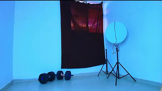 Snapshot of Thomass00 chatting on February 2026 02:06:01 PM Thomass00 online show from February 2026 02:06:01 PM