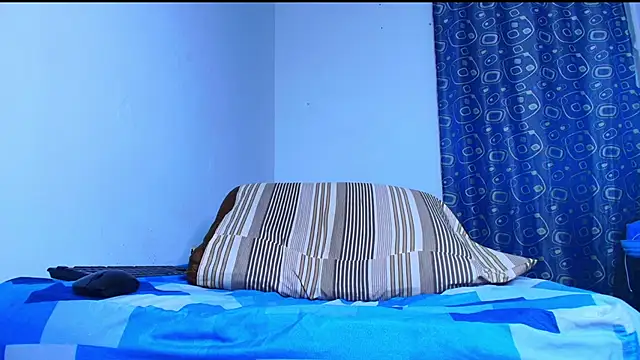 Snapshot of Thomass00 chatting on March 2026 12:33:01 AM Thomass00 online show from March 2026 12:33:01 AM