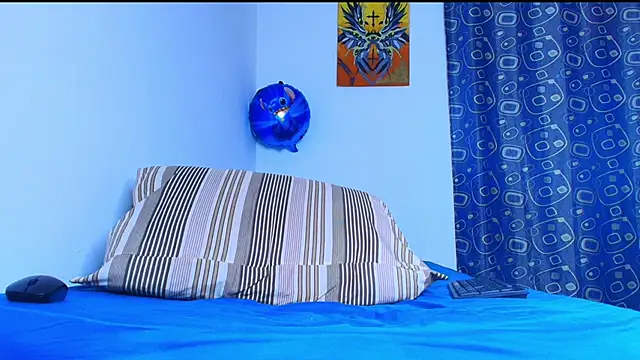 Snapshot of Thomass00 chatting on April 2026 02:32:01 AM Thomass00 online show from April 2026 02:32:01 AM