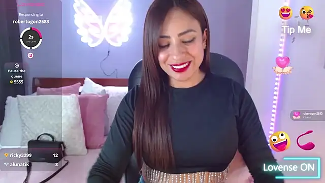 Snapshot of Paulina_627 chatting on March 2025 05:11:02 PM Paulina 627 online show from March 2025 05:11:02 PM