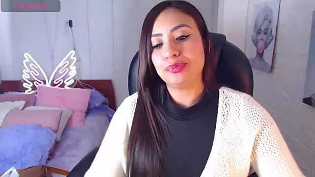 Snapshot of Paulina_627 chatting on April 2026 05:10:01 PM Paulina 627 online show from April 2026 05:10:01 PM