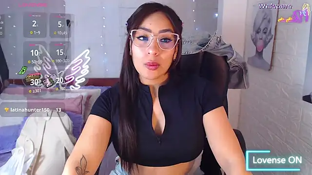 Snapshot of Paulina_627 chatting on April 2026 04:44:02 PM Paulina 627 online show from April 2026 04:44:02 PM