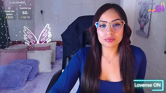 Snapshot of Paulina_627 chatting on April 2026 04:45:02 PM Paulina 627 online show from April 2026 04:45:02 PM