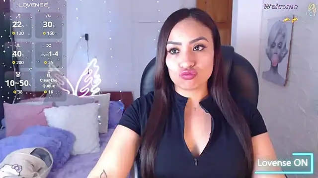 Snapshot of Paulina_627 chatting on April 2026 05:03:01 PM Paulina 627 online show from April 2026 05:03:01 PM