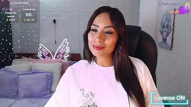 Snapshot of Paulina_627 chatting on June 2026 04:45:01 PM Paulina 627 online show from June 2026 04:45:01 PM
