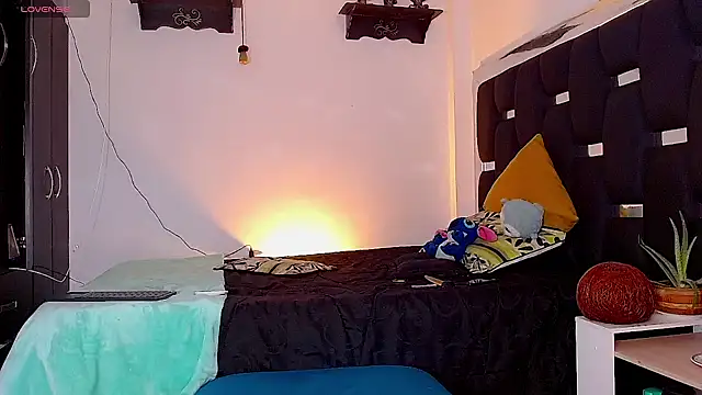 Snapshot of RyanRizzo chatting on December 2024 08:34:01 PM RyanRizzo online show from December 2024 08:34:01 PM