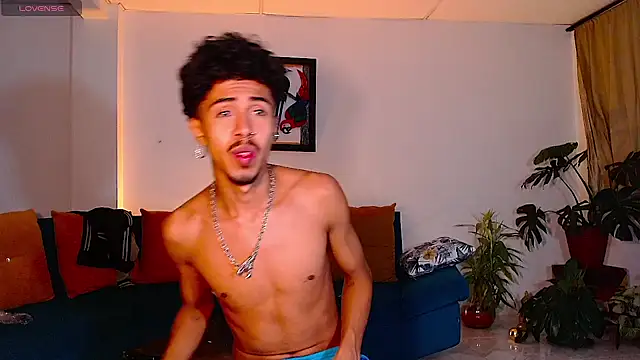 Snapshot of RyanRizzo chatting on January 2025 06:15:02 AM RyanRizzo online show from January 2025 06:15:02 AM