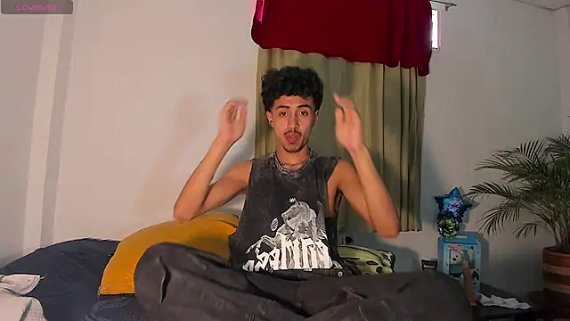 Snapshot of RyanRizzo chatting on March 2025 09:48:01 PM RyanRizzo online show from March 2025 09:48:01 PM