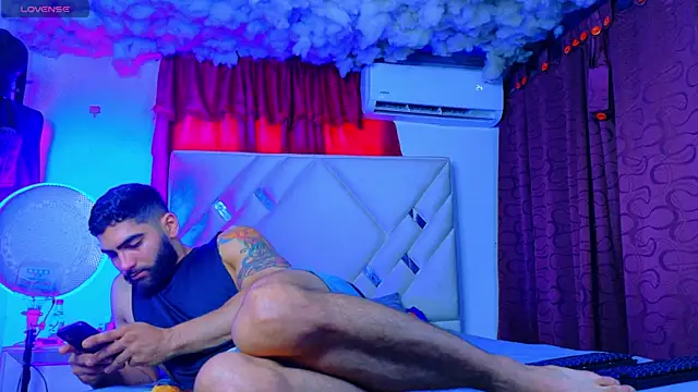 Rich boy01 online show from June 2026 04:12:02 PM