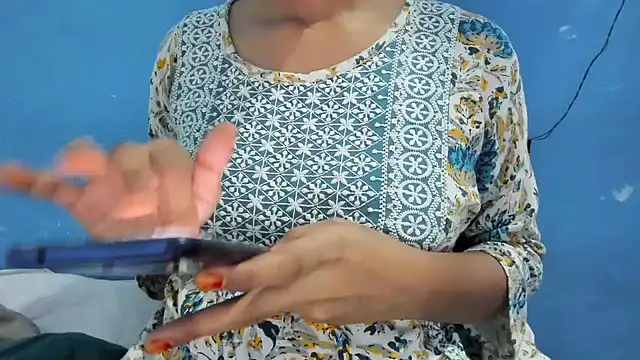 aarjulove online show from November 2025 05:19:01 PM